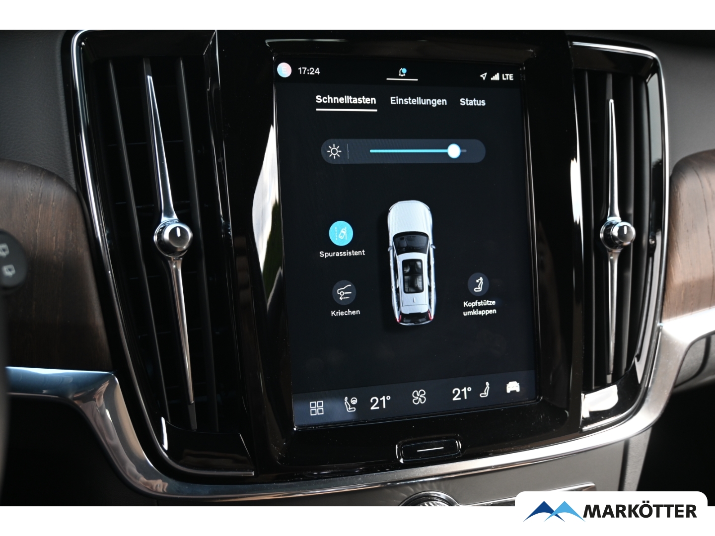 Fahrzeugabbildung Volvo V90 T8 AWD Plus Bright Recharge AHK/S-Dach/FourC