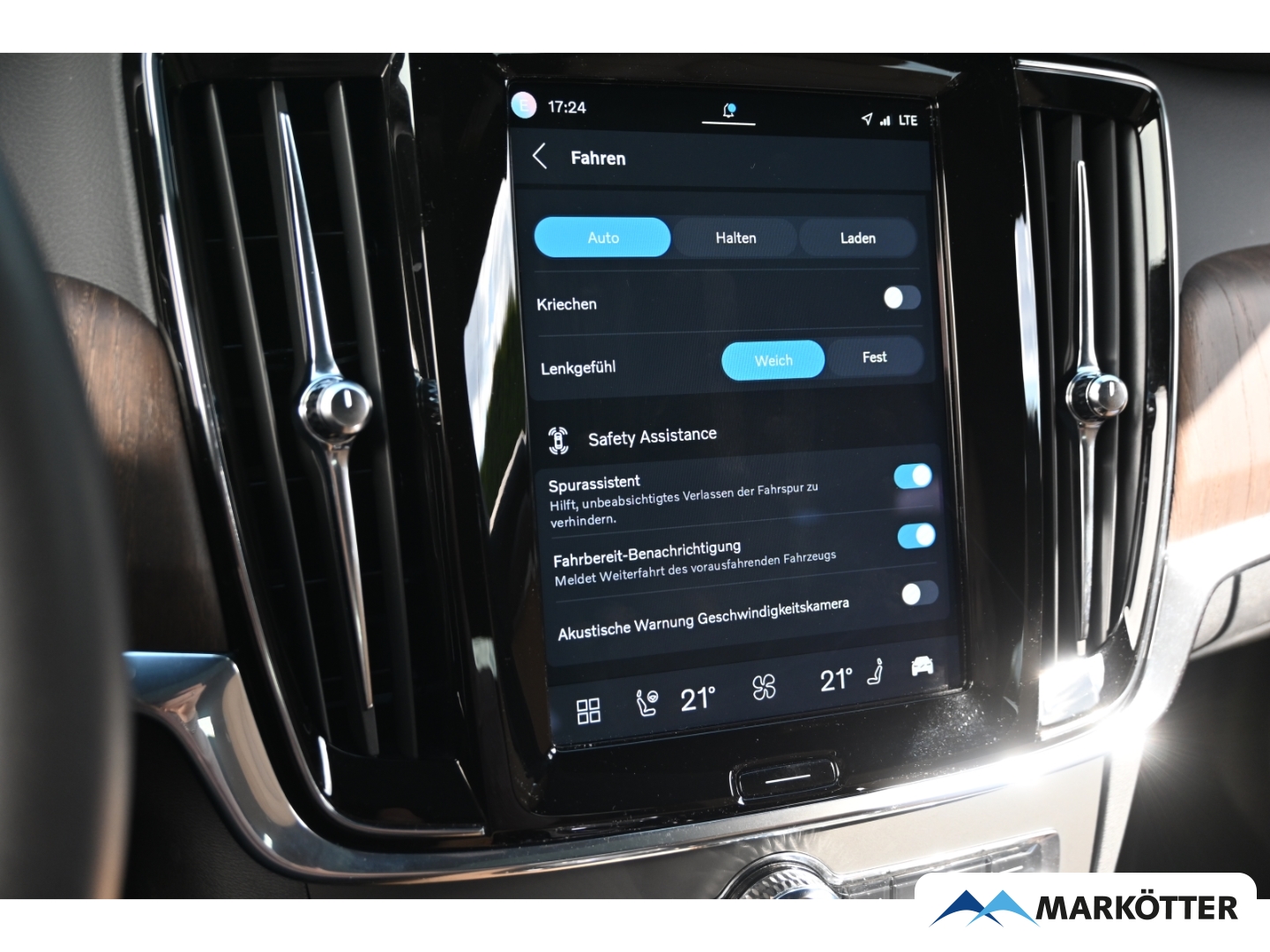 Fahrzeugabbildung Volvo V90 T8 AWD Plus Bright Recharge AHK/S-Dach/FourC