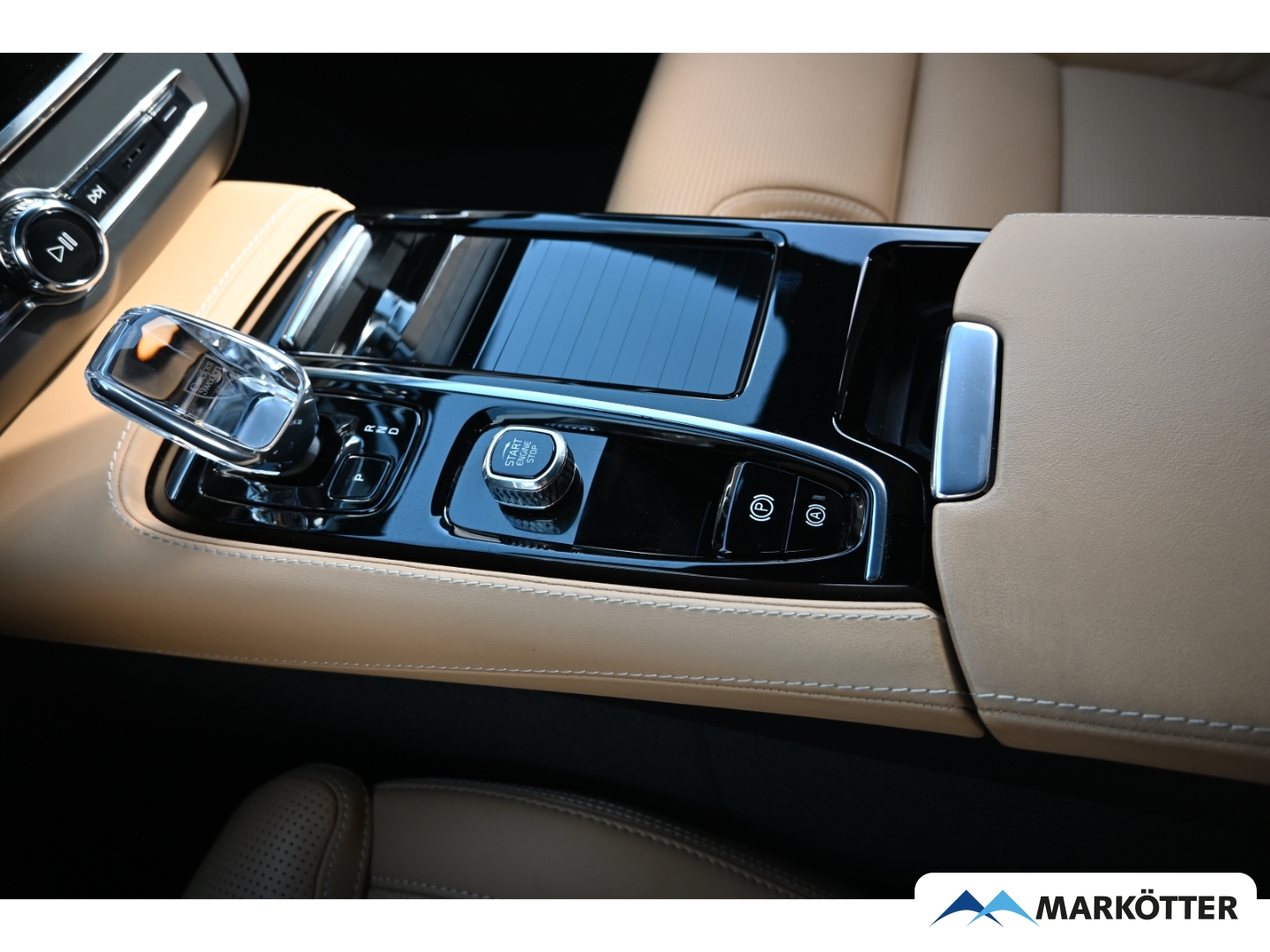 Fahrzeugabbildung Volvo V90 T8 AWD Plus Bright Recharge AHK/S-Dach/FourC