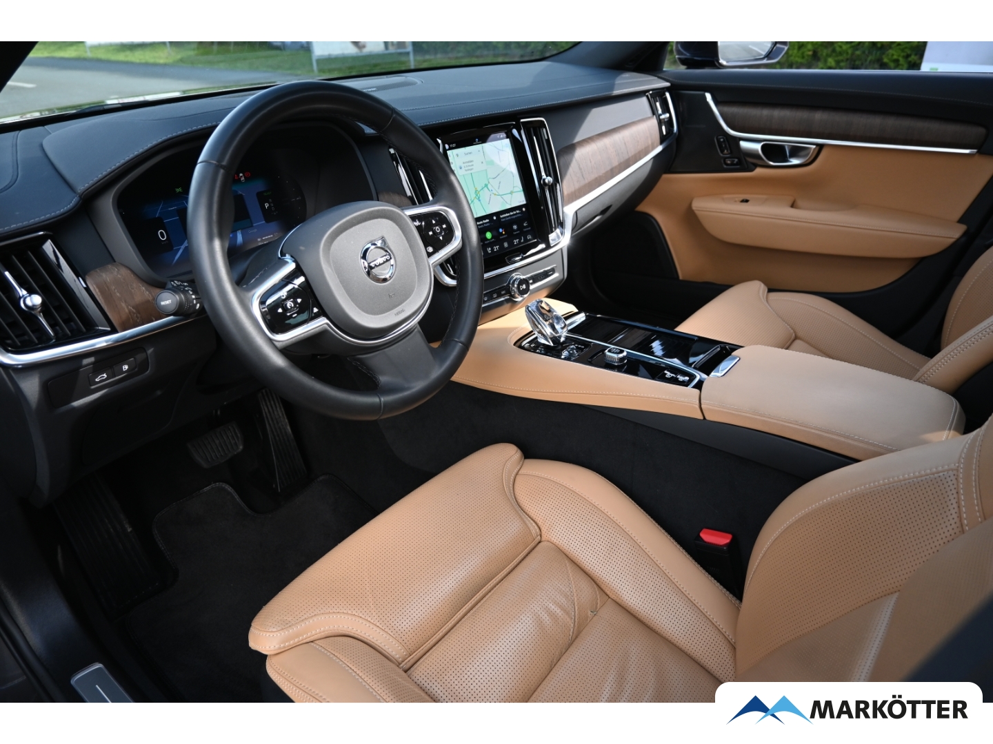 Fahrzeugabbildung Volvo V90 T8 AWD Plus Bright Recharge AHK/S-Dach/FourC
