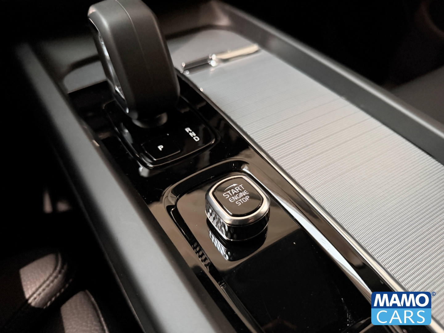 Fahrzeugabbildung Volvo XC60 B5 AWD Core ACC/CAM/BLIS/SHZ/LHZ/H&K