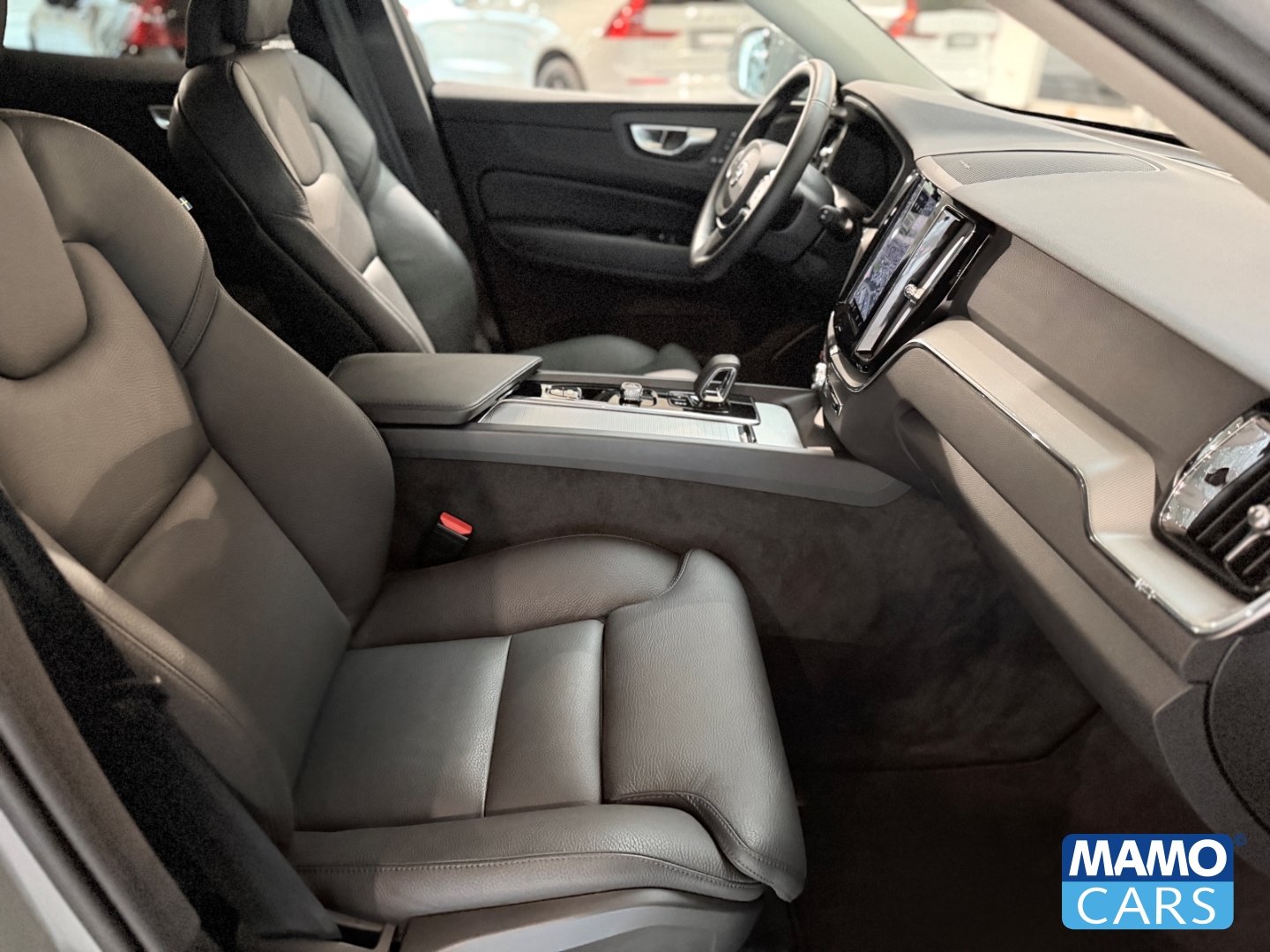 Fahrzeugabbildung Volvo XC60 B5 AWD Core ACC/CAM/BLIS/SHZ/LHZ/H&K