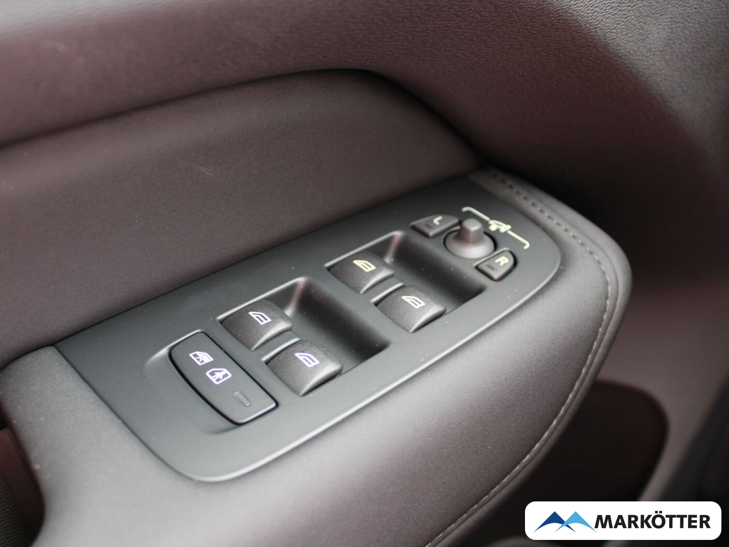 Fahrzeugabbildung Volvo XC60 Ultra Bright Recharge Plug-In Hybrid AWD