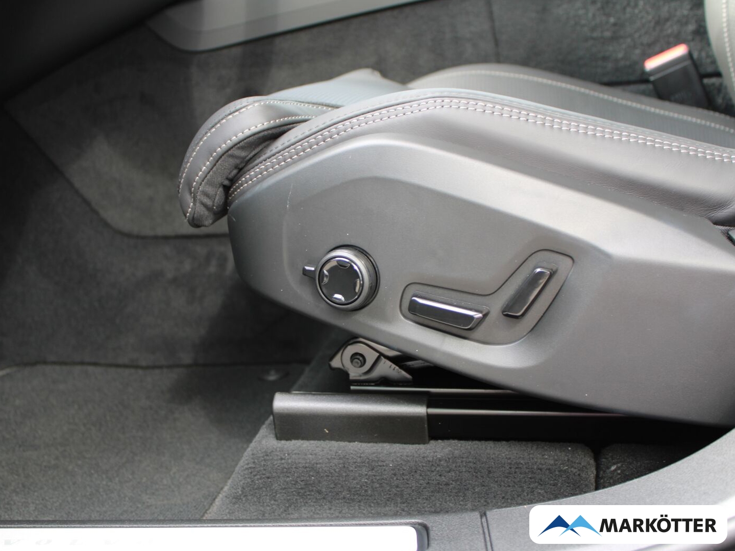 Fahrzeugabbildung Volvo XC60 Ultra Bright Recharge Plug-In Hybrid AWD
