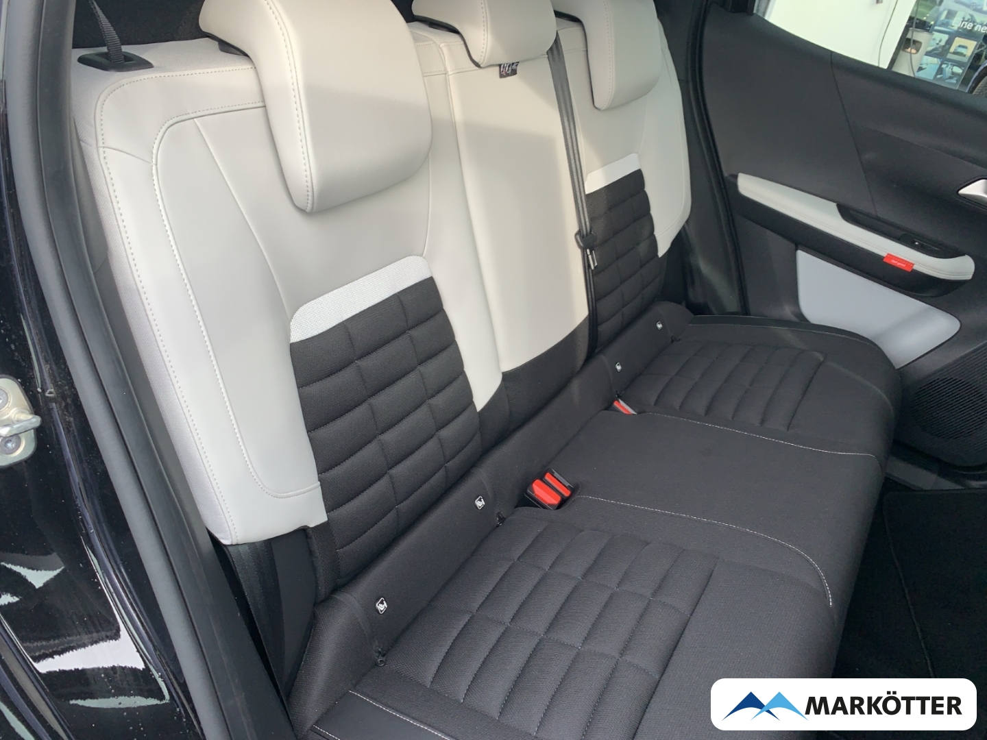 Fahrzeugabbildung Citroen C3 Aircross 113 MAX/Head-up/Navi/PDC/Kamera/LED