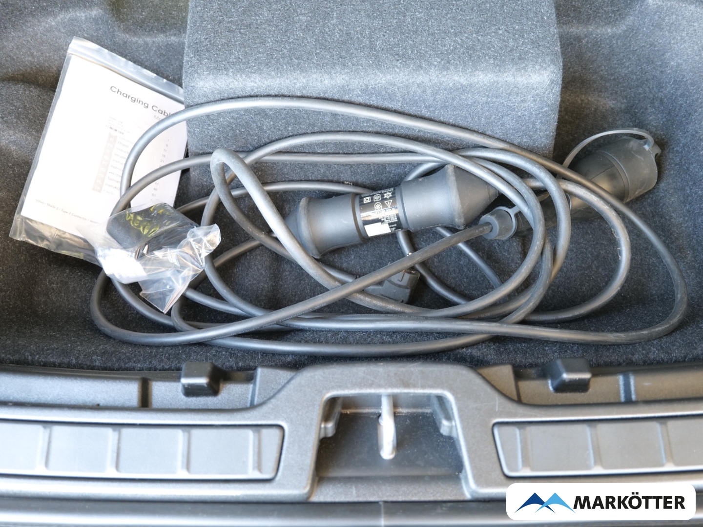 Fahrzeugabbildung Volvo XC40 T4 Recharge R-Design 360CAM/Harman Kardon