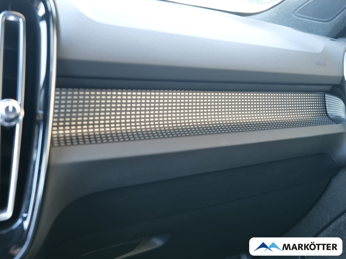 Fahrzeugabbildung Volvo XC40 T4 Recharge R-Design 360CAM/Harman Kardon