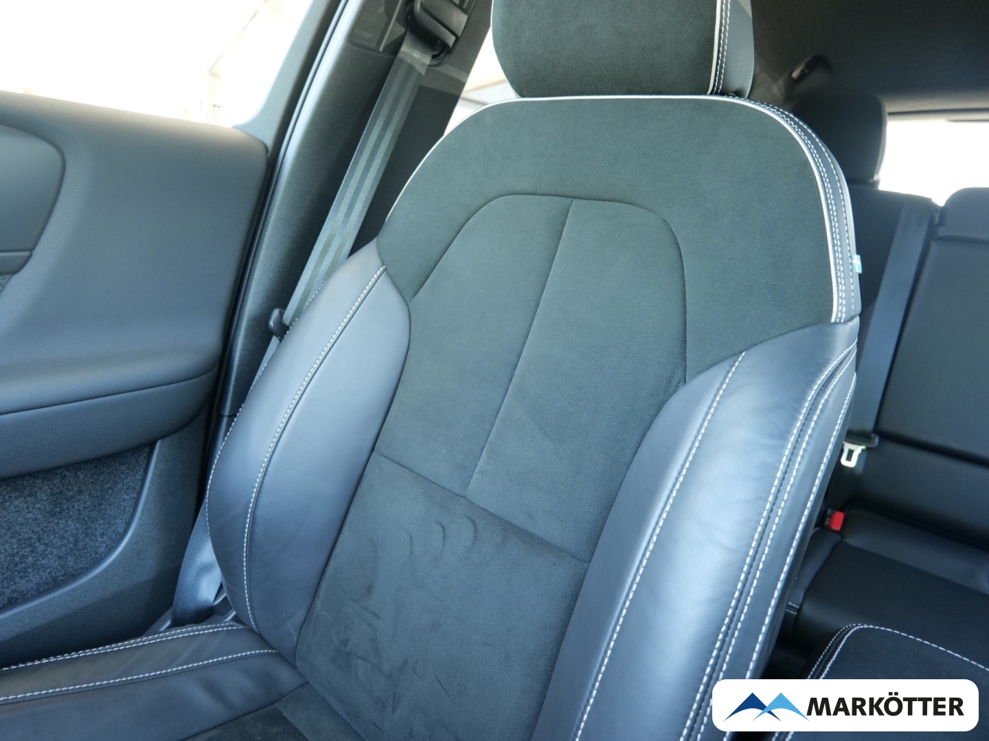 Fahrzeugabbildung Volvo XC40 T4 Recharge R-Design 360CAM/Harman Kardon