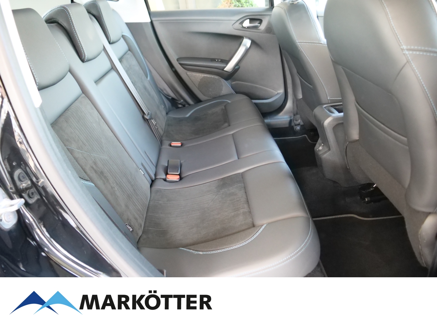 Fahrzeugabbildung Peugeot 2008 Crossway 1.2 Autom. Navi/Kamera/Allwetter