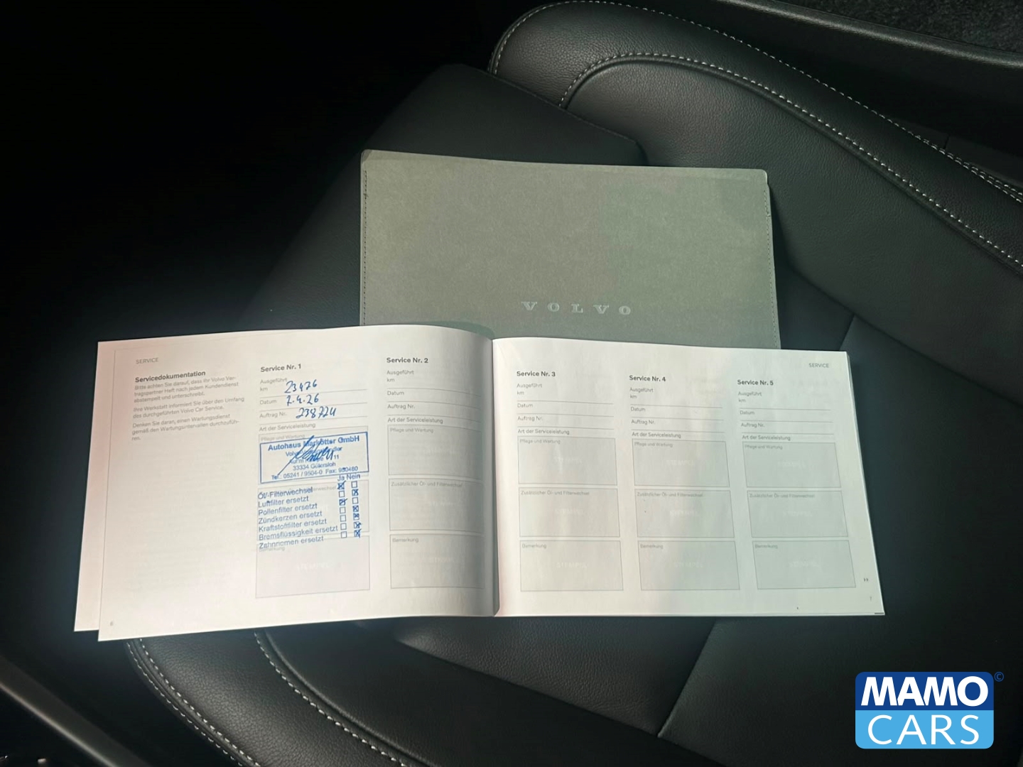 Fahrzeugabbildung Volvo XC40 B4 Plus Dark ACC/BLIS/360CAM/LHZ/H&K/PANO