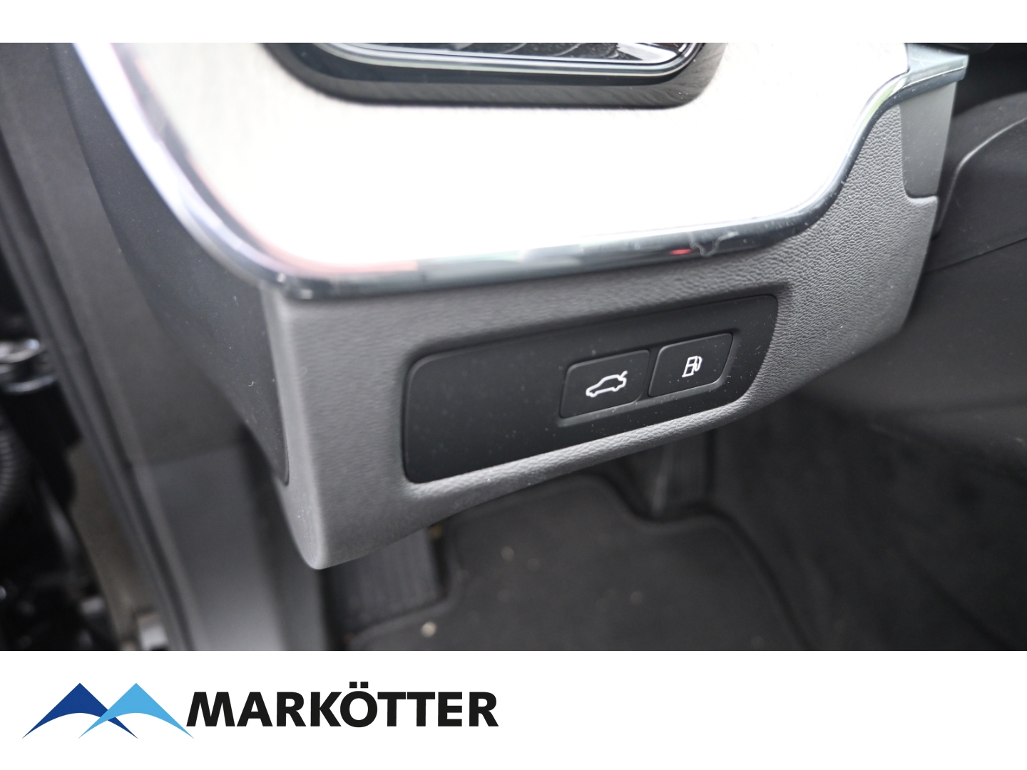 Fahrzeugabbildung Volvo XC60 T6 AWD Plus Bright Recharge Plug-In Hybrid