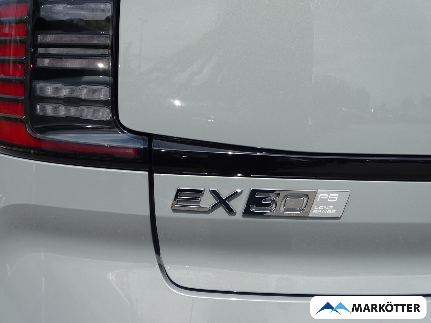 Fahrzeugabbildung Volvo EX30 Plus P5 Long Range 2WD SHZ/LHZ