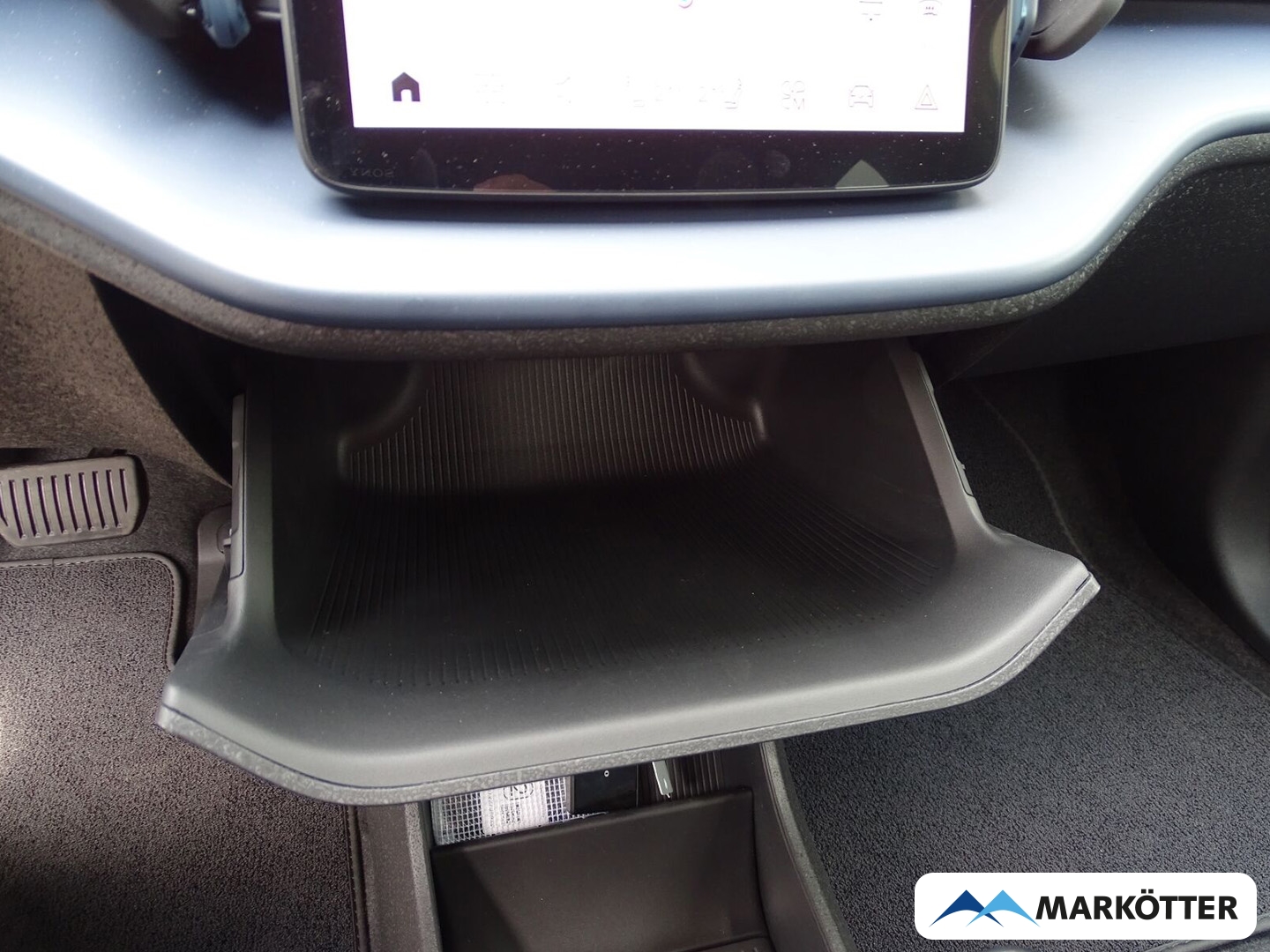 Fahrzeugabbildung Volvo EX30 Plus P5 Long Range 2WD SHZ/LHZ