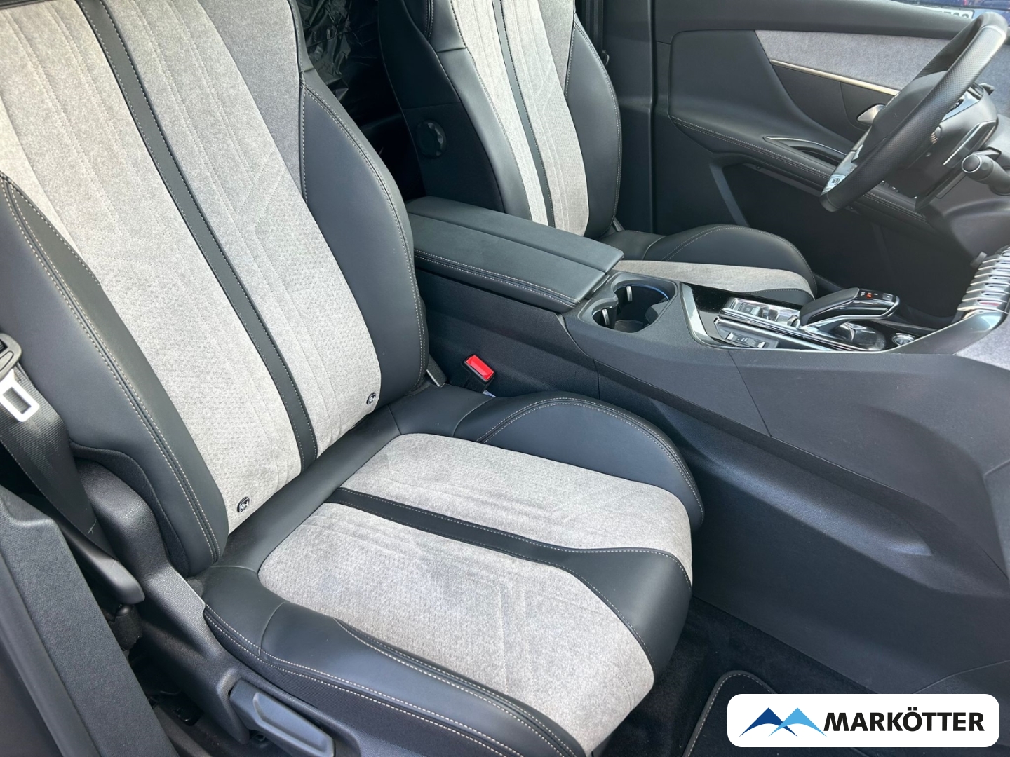 Fahrzeugabbildung Peugeot 3008 Hybrid 225 GT 1.6 Plug-In EU6d ACC/CAM/BLIS