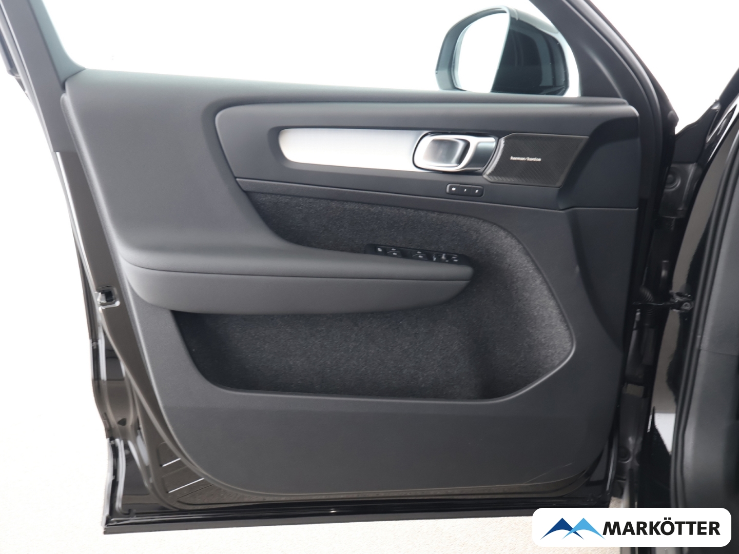 Fahrzeugabbildung Volvo XC40 B4 Ultra Black Edition/AHK/FHZ/H&K/SHZ+LHZ