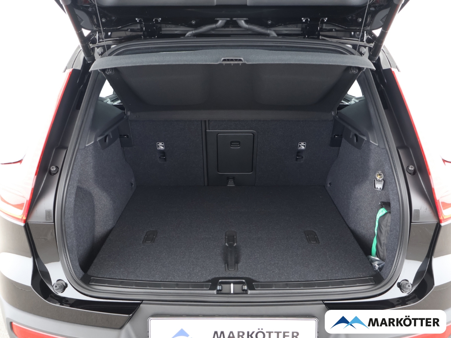 Fahrzeugabbildung Volvo XC40 B4 Ultra Black Edition/AHK/FHZ/H&K/SHZ+LHZ