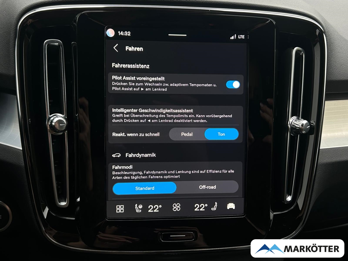 Fahrzeugabbildung Volvo XC40 B3 Core 2WD ACC/Kamera/LenkradH