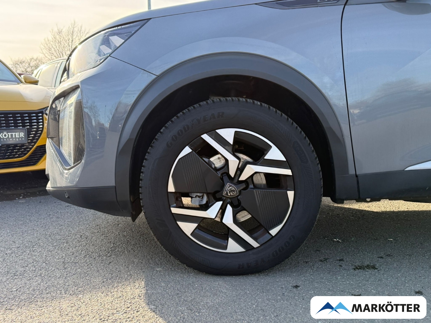 Fahrzeugabbildung Peugeot 2008 GT SHZ/360CAM/PDC/LED/CARPLY/DAB