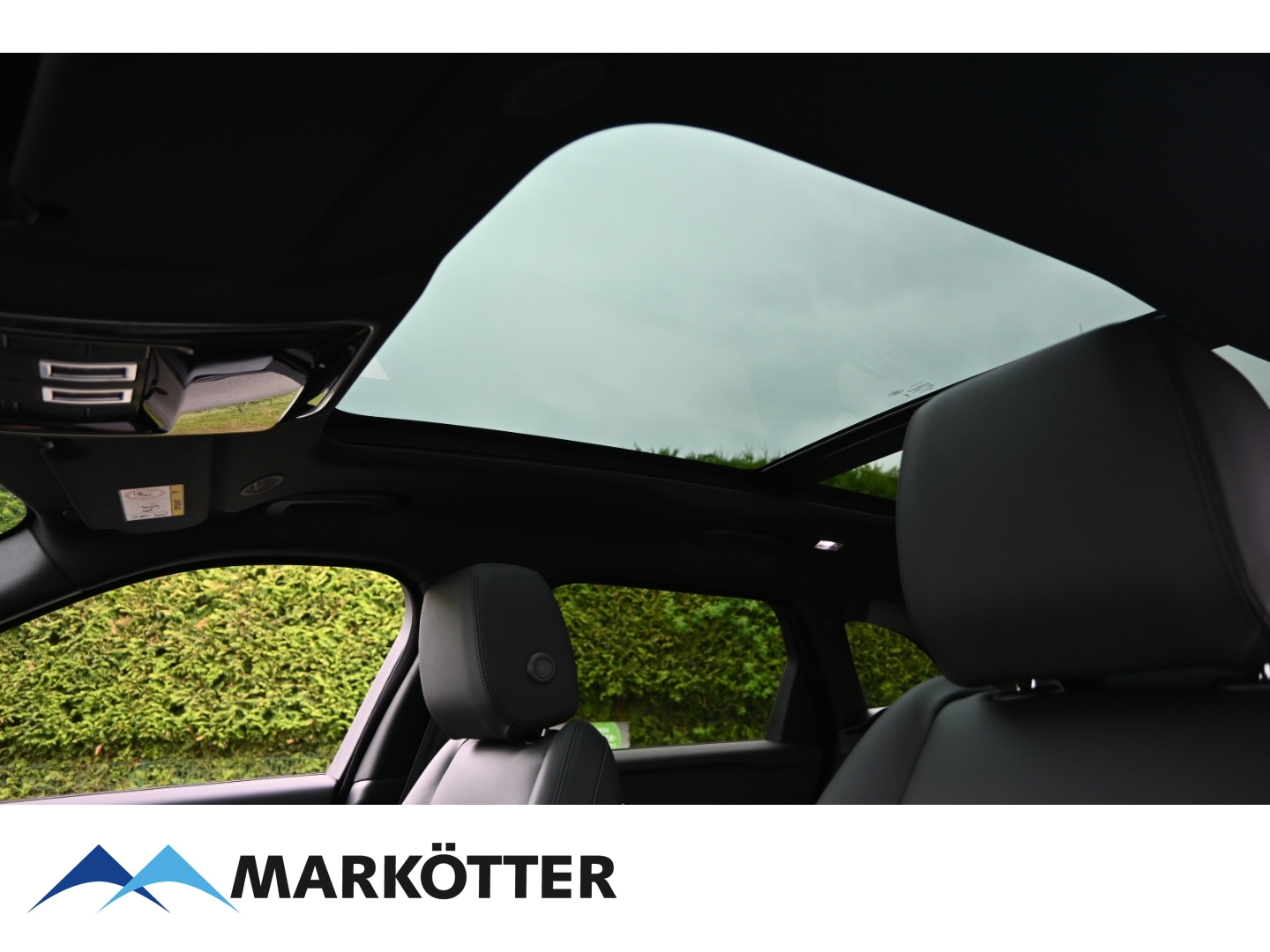 Fahrzeugabbildung Land Rover Range Rover Velar D300 Dynamic SE /S-Dach/Black-Pkt