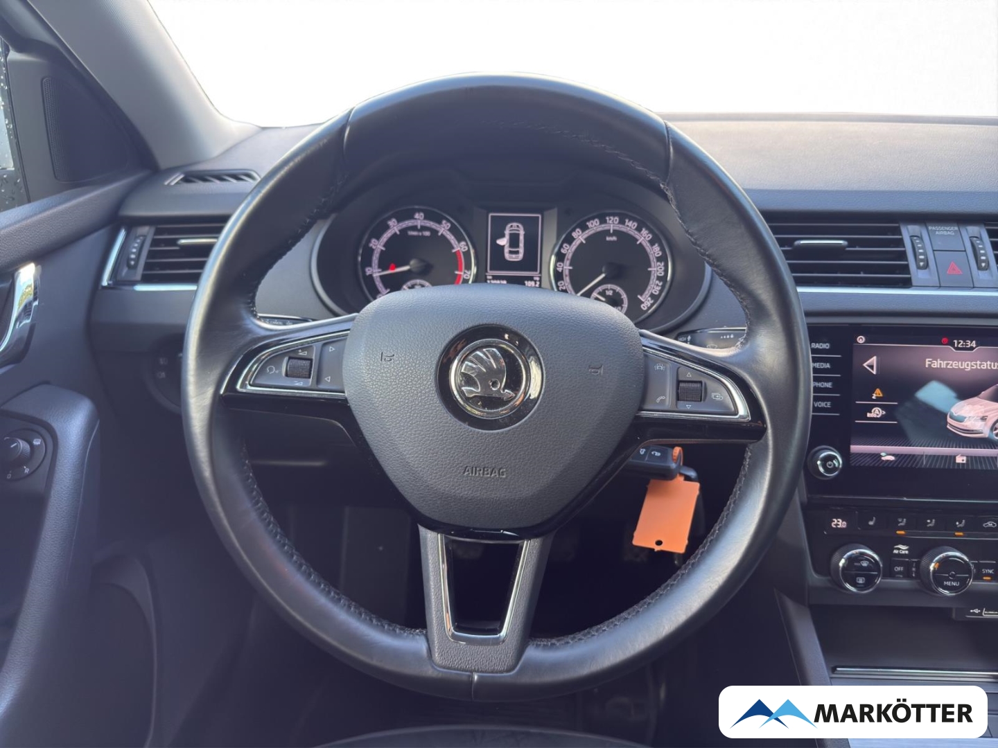 Fahrzeugabbildung SKODA Octavia Combi Clever/Navi/LED/PDC/E-Heckklappe