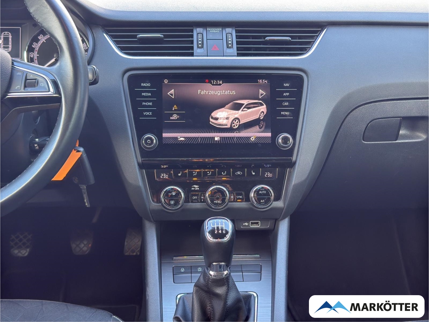 Fahrzeugabbildung SKODA Octavia Combi Clever/Navi/LED/PDC/E-Heckklappe