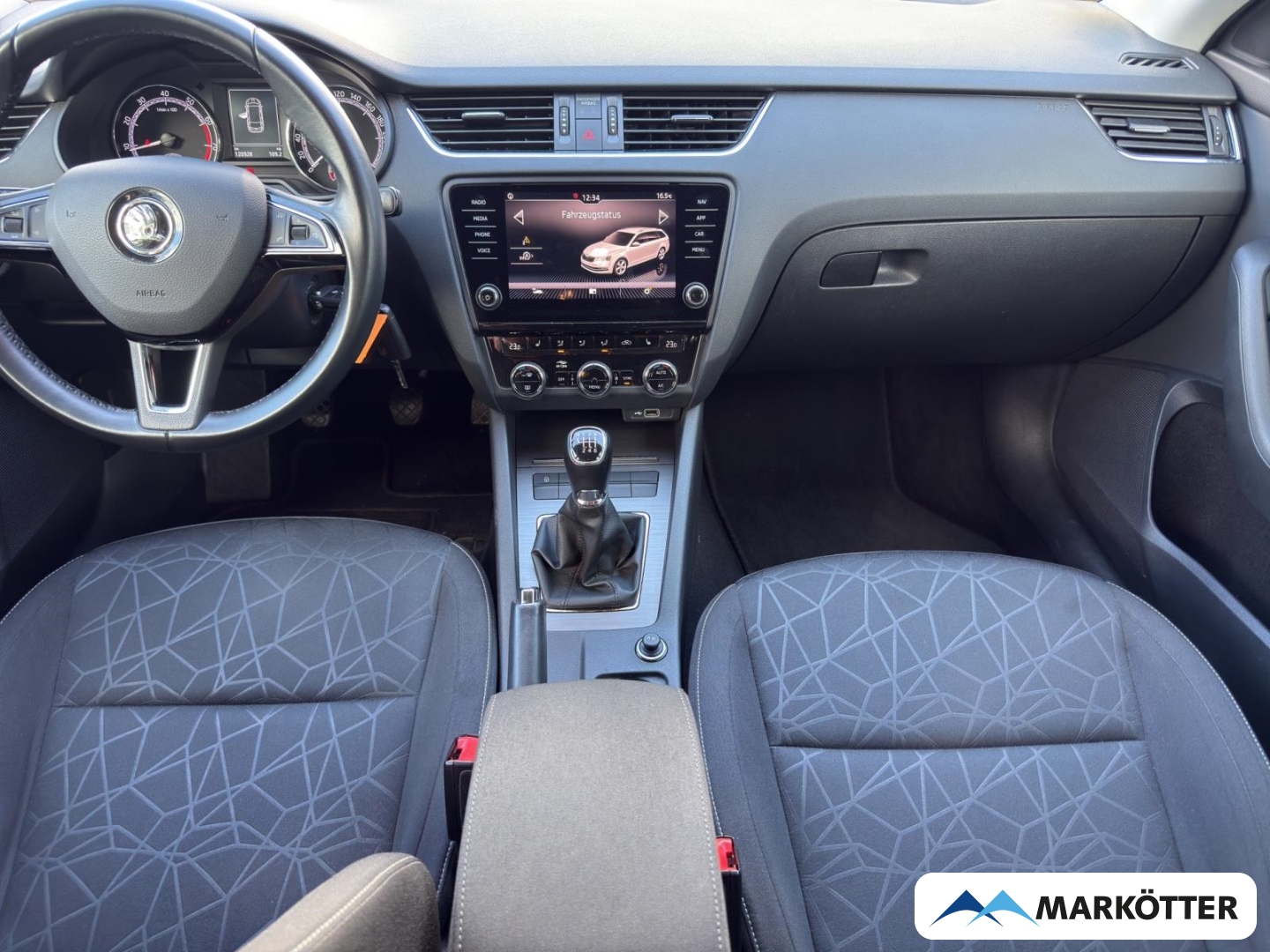 Fahrzeugabbildung SKODA Octavia Combi Clever/Navi/LED/PDC/E-Heckklappe