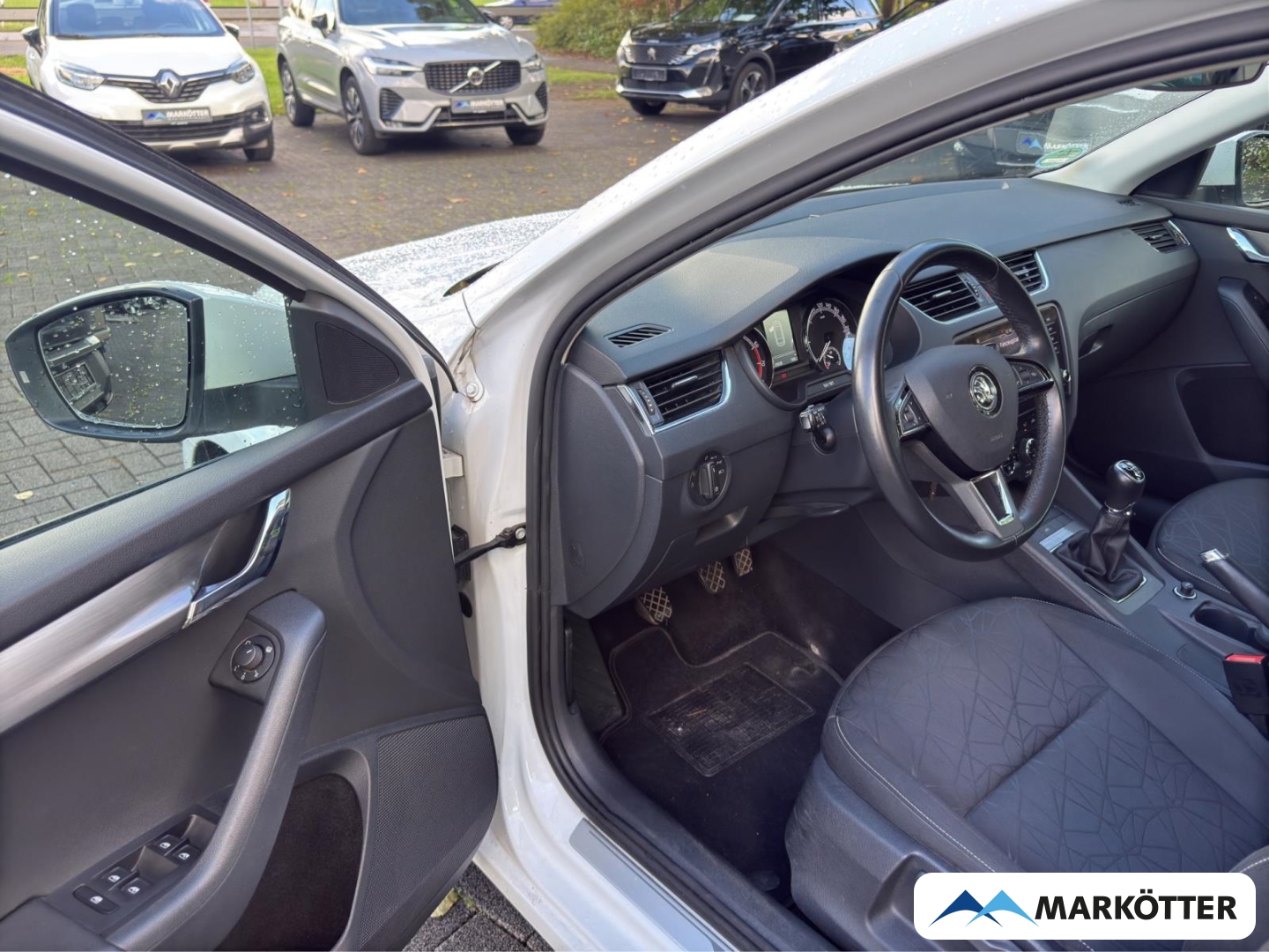 Fahrzeugabbildung SKODA Octavia Combi Clever/Navi/LED/PDC/E-Heckklappe