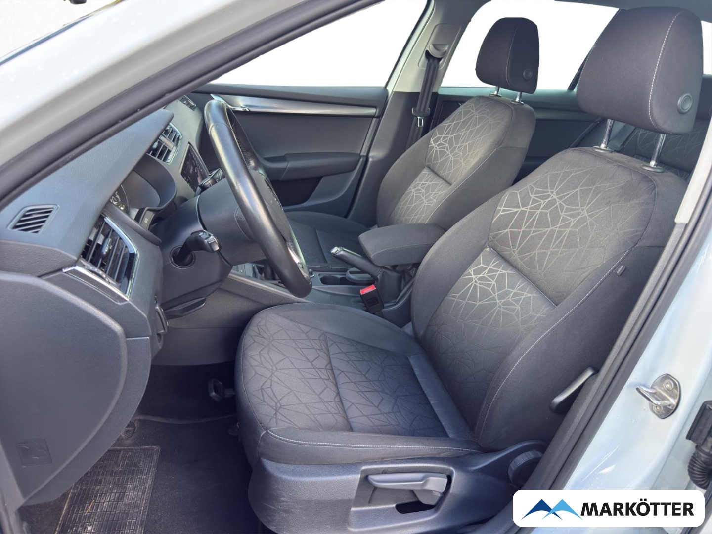 Fahrzeugabbildung SKODA Octavia Combi Clever/Navi/LED/PDC/E-Heckklappe