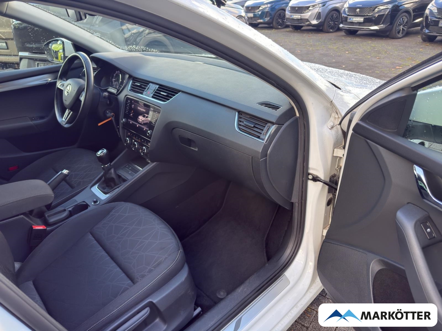 Fahrzeugabbildung SKODA Octavia Combi Clever/Navi/LED/PDC/E-Heckklappe