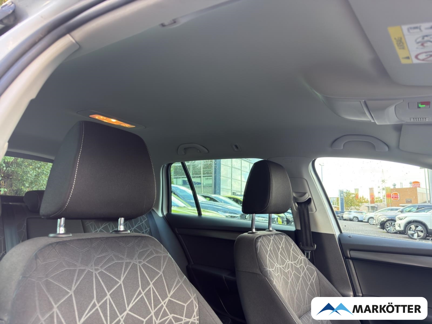 Fahrzeugabbildung SKODA Octavia Combi Clever/Navi/LED/PDC/E-Heckklappe
