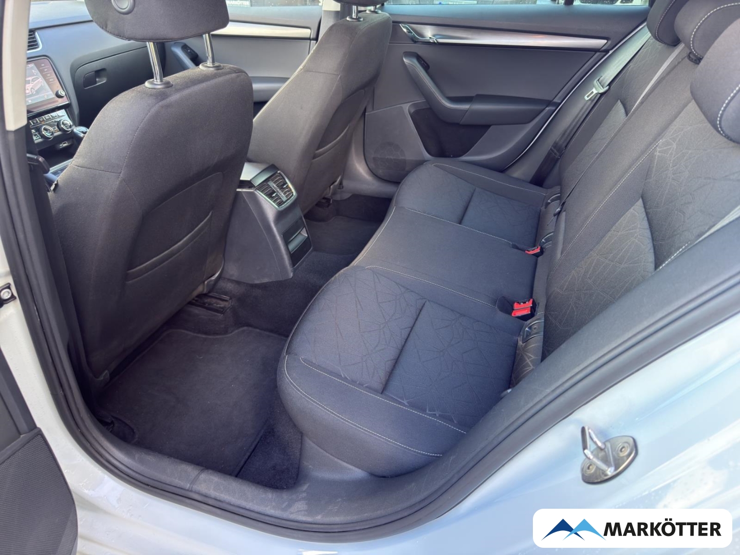 Fahrzeugabbildung SKODA Octavia Combi Clever/Navi/LED/PDC/E-Heckklappe