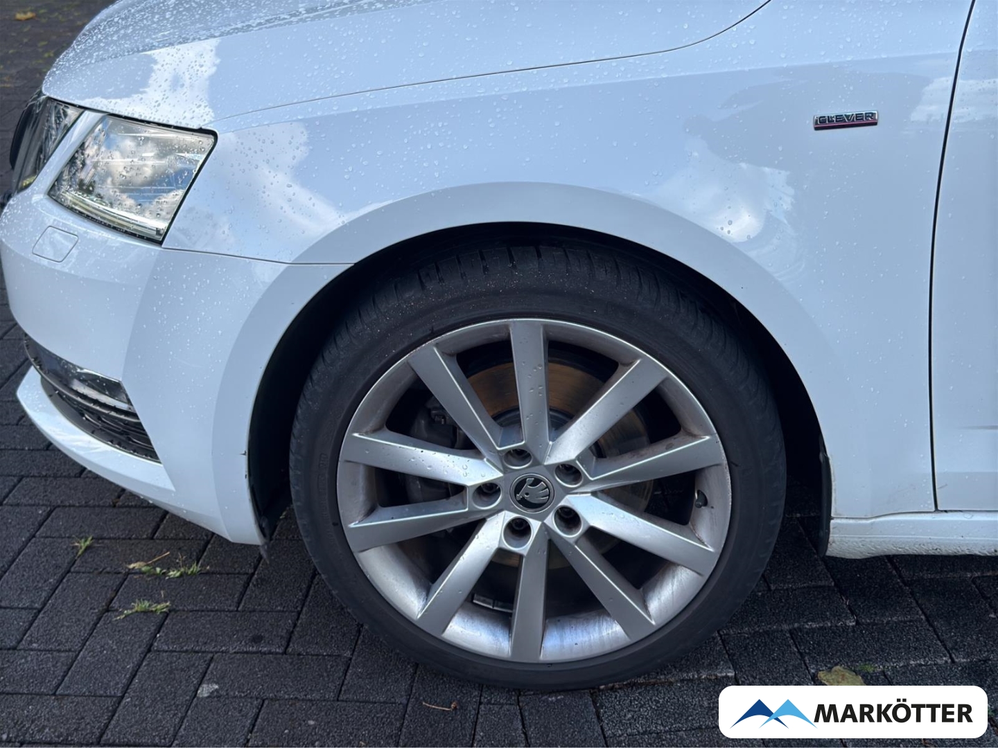 Fahrzeugabbildung SKODA Octavia Combi Clever/Navi/LED/PDC/E-Heckklappe