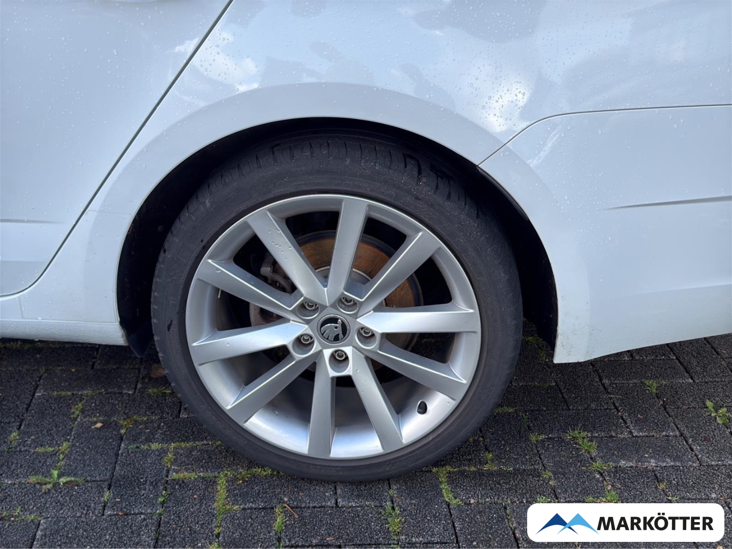 Fahrzeugabbildung SKODA Octavia Combi Clever/Navi/LED/PDC/E-Heckklappe