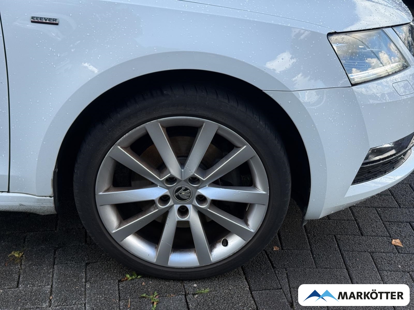 Fahrzeugabbildung SKODA Octavia Combi Clever/Navi/LED/PDC/E-Heckklappe