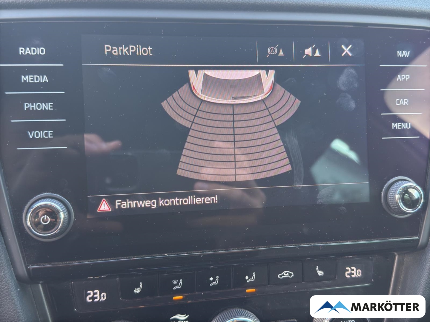 Fahrzeugabbildung SKODA Octavia Combi Clever/Navi/LED/PDC/E-Heckklappe