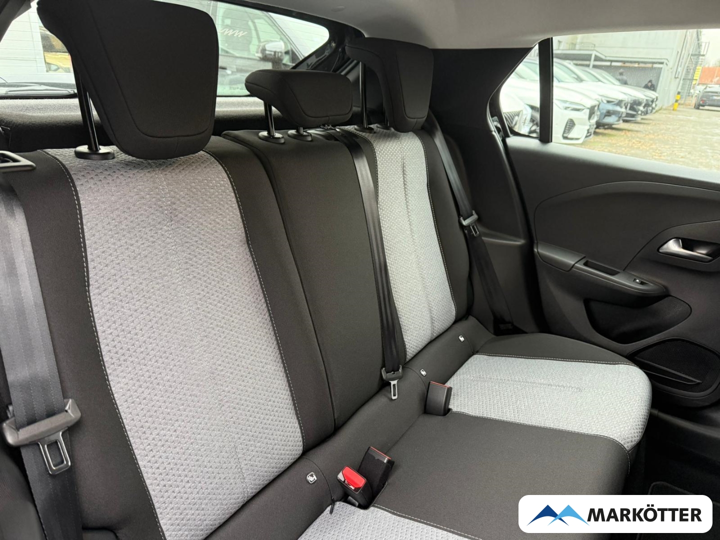 Fahrzeugabbildung Opel Corsa Edition Sitz-und Lenkradheizung/Allwetterreifen