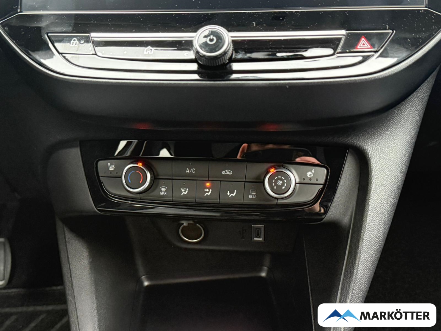 Fahrzeugabbildung Opel Corsa Edition Sitz-und Lenkradheizung/Allwetterreifen