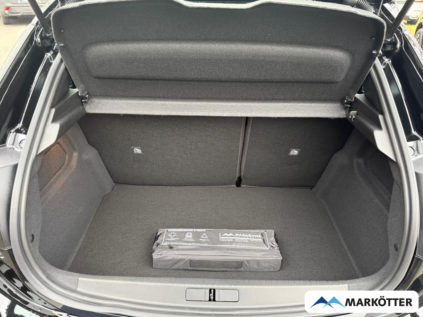 Fahrzeugabbildung Opel Corsa Edition Sitz-und Lenkradheizung/Allwetterreifen