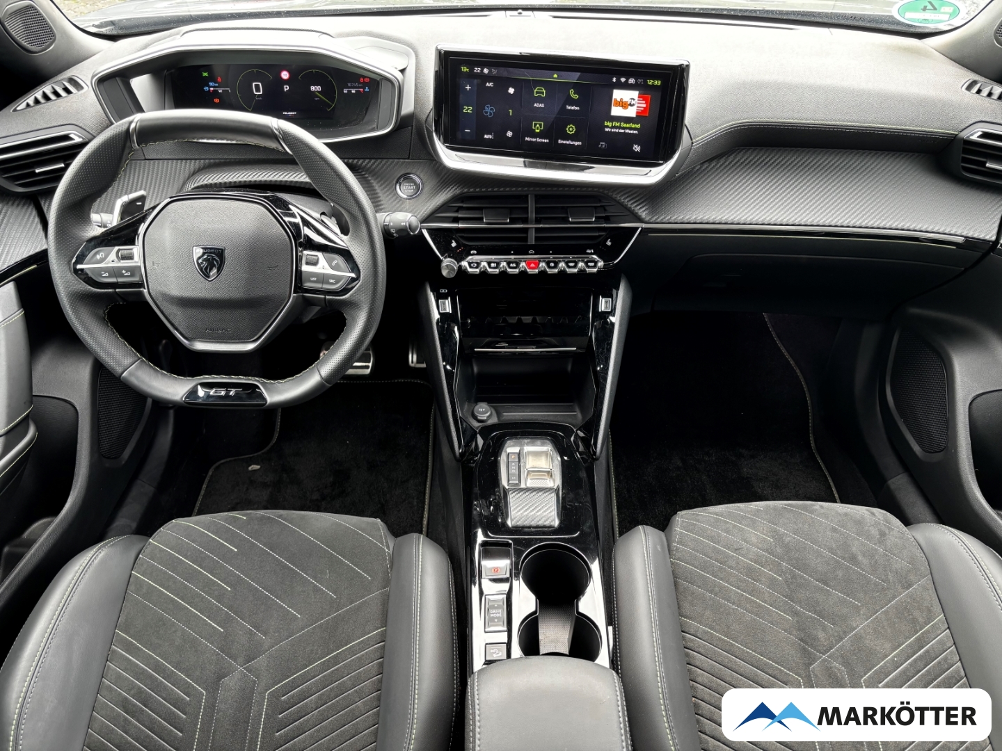 Fahrzeugabbildung Peugeot 2008 GT BLIS/CAM/NAV/SHZ/APPLE/ALLWETTER/MASSAGE