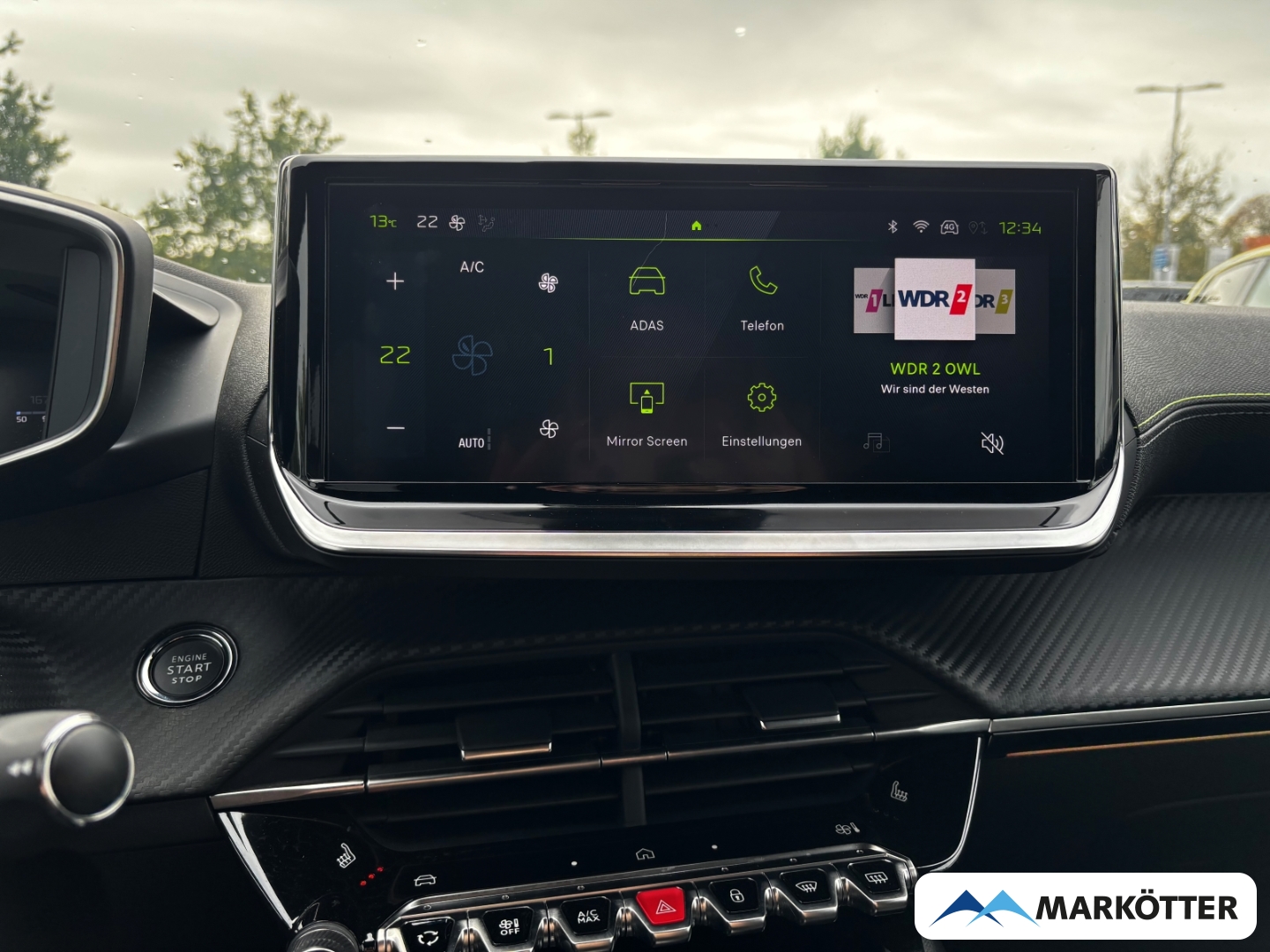 Fahrzeugabbildung Peugeot 2008 GT BLIS/CAM/NAV/SHZ/APPLE/ALLWETTER/MASSAGE