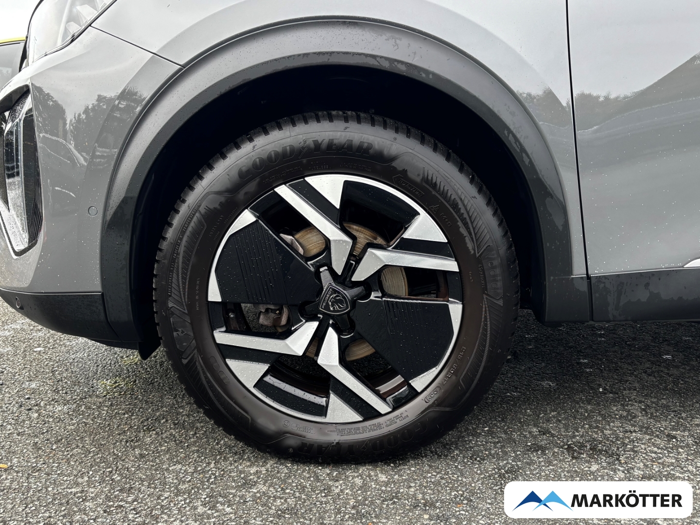 Fahrzeugabbildung Peugeot 2008 GT BLIS/CAM/NAV/SHZ/APPLE/ALLWETTER/MASSAGE