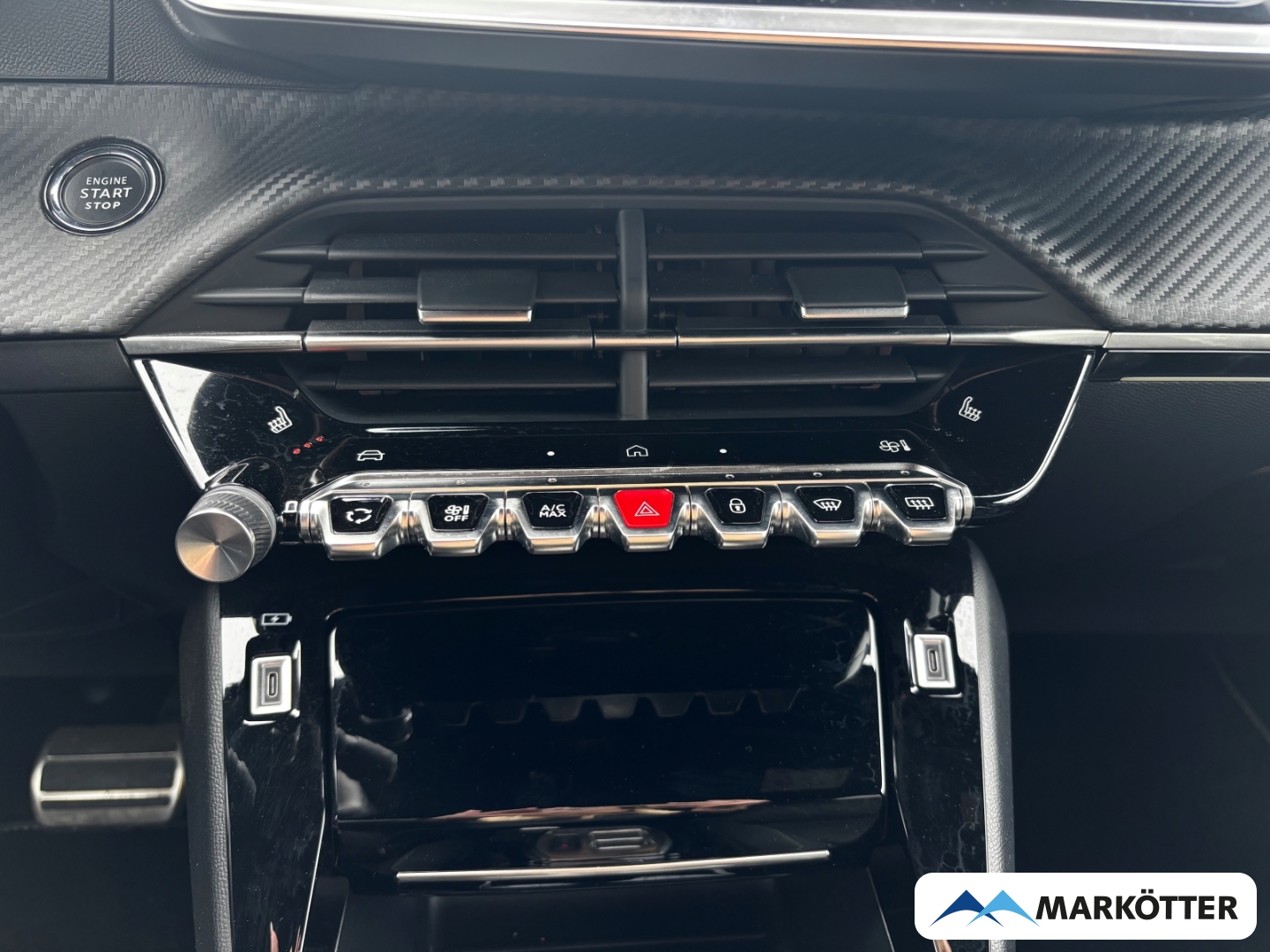Fahrzeugabbildung Peugeot 2008 GT BLIS/CAM/NAV/SHZ/APPLE/ALLWETTER/MASSAGE