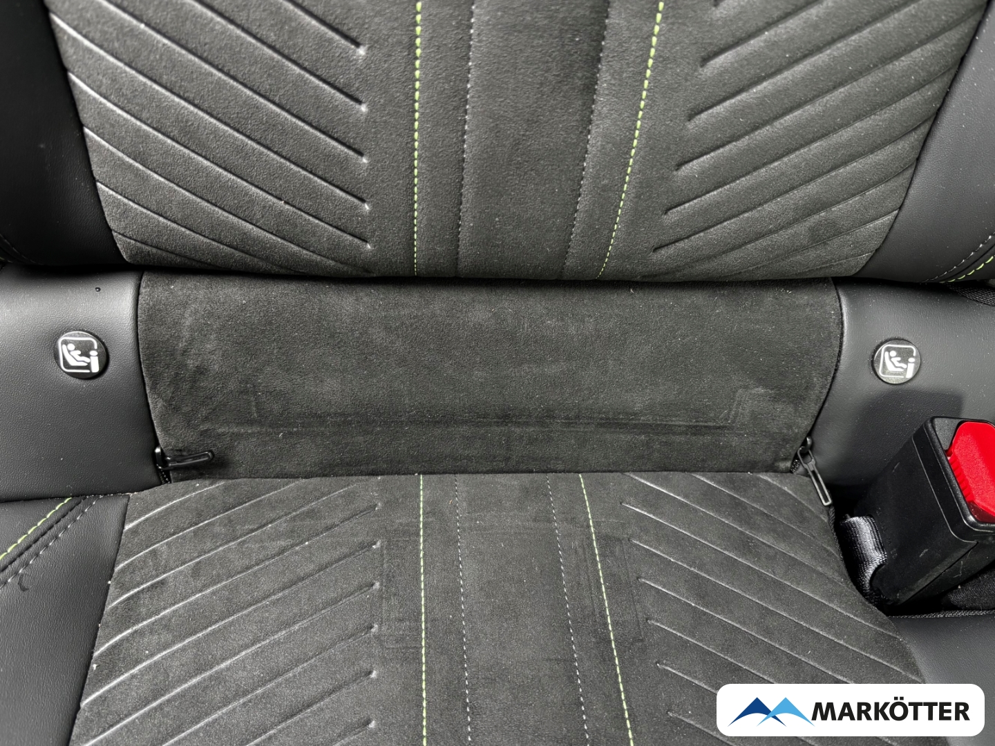 Fahrzeugabbildung Peugeot 2008 GT BLIS/CAM/NAV/SHZ/APPLE/ALLWETTER/MASSAGE