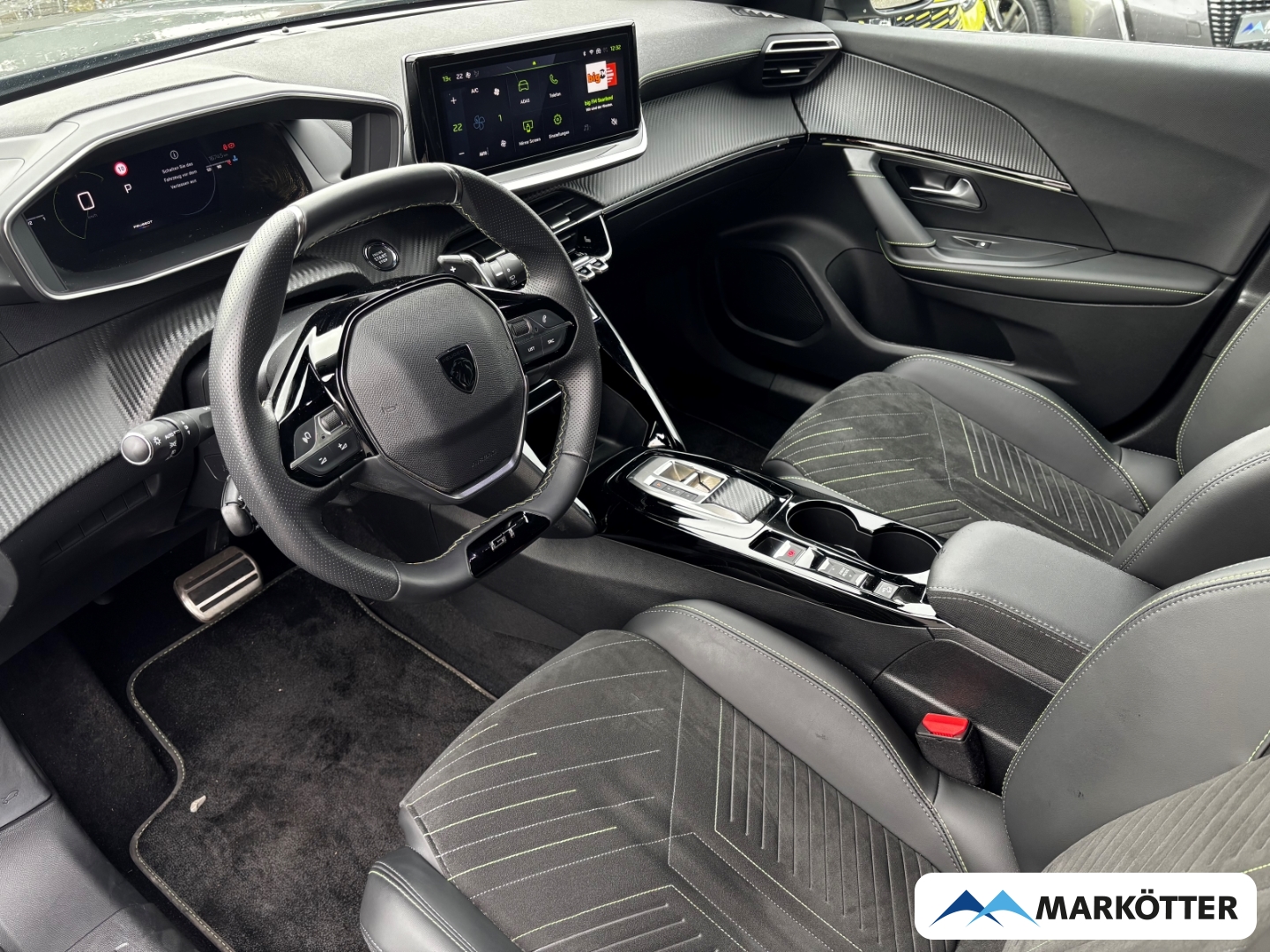 Fahrzeugabbildung Peugeot 2008 GT BLIS/CAM/NAV/SHZ/APPLE/ALLWETTER/MASSAGE