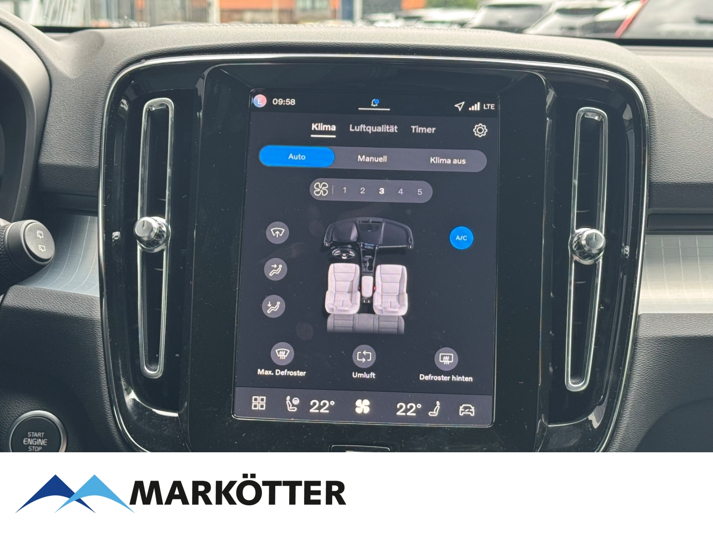 Fahrzeugabbildung Volvo XC40 B4 Plus Black Edition 2WD/FHZ/Pixel-LED