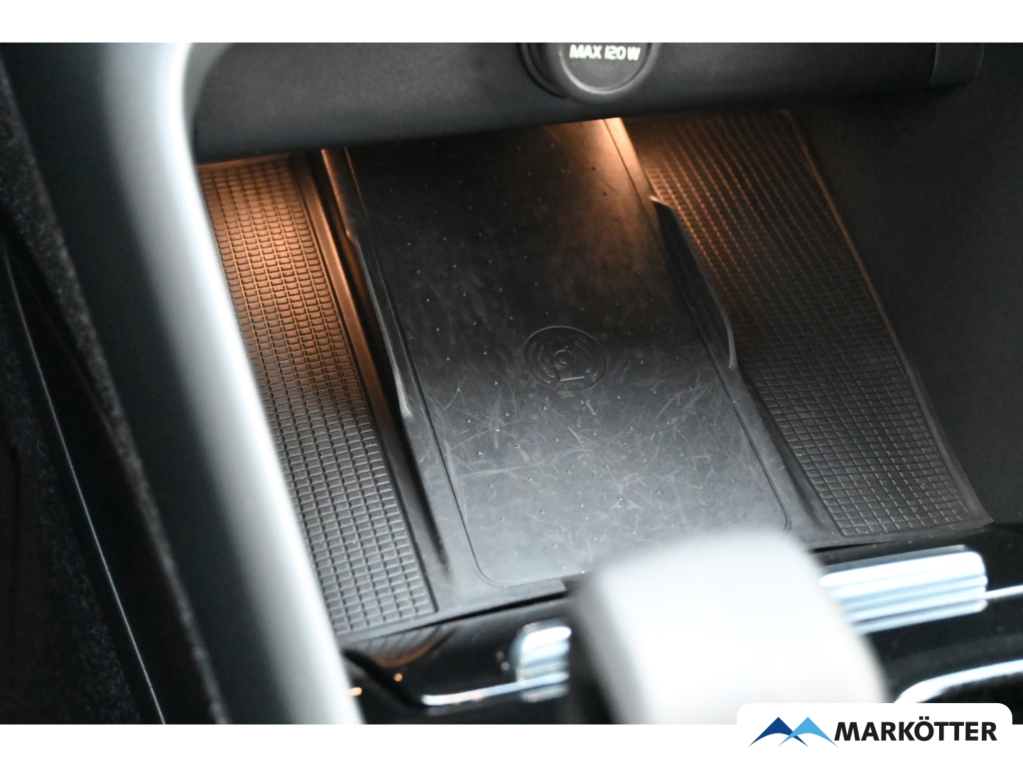 Fahrzeugabbildung Volvo C40 Recharge Plus ACC/BLIS/Pano/DAB/StandH