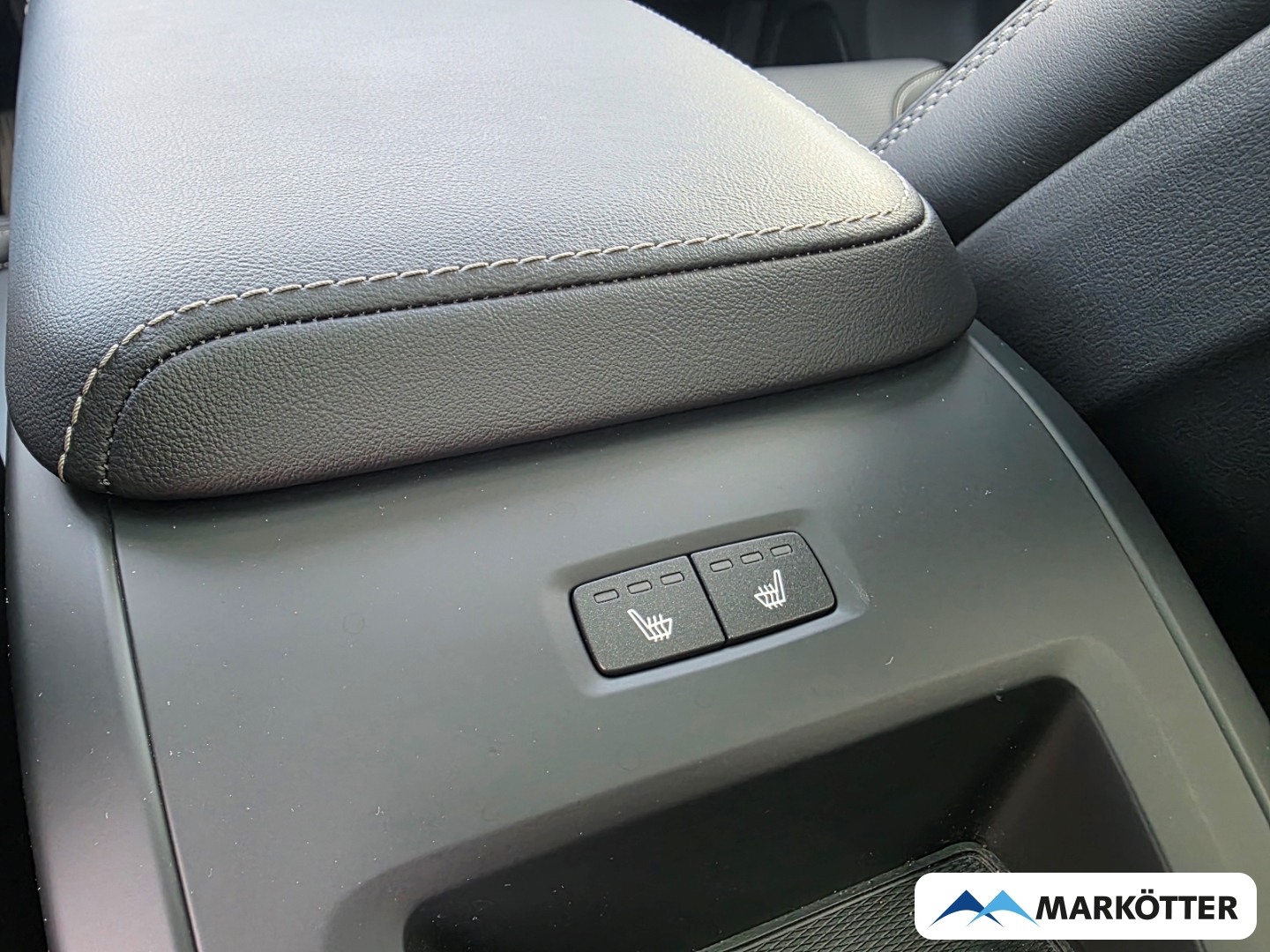 Fahrzeugabbildung Volvo XC60 T8 AWD Ultra Black Edition AHK/AD/360°/HUD