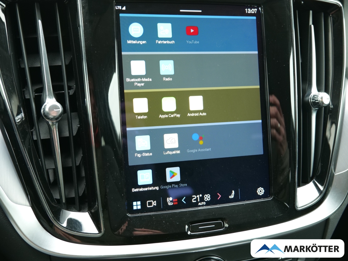 Fahrzeugabbildung Volvo V60 T6 AWD Recharge Core STHZ/AHK/CAM/Google