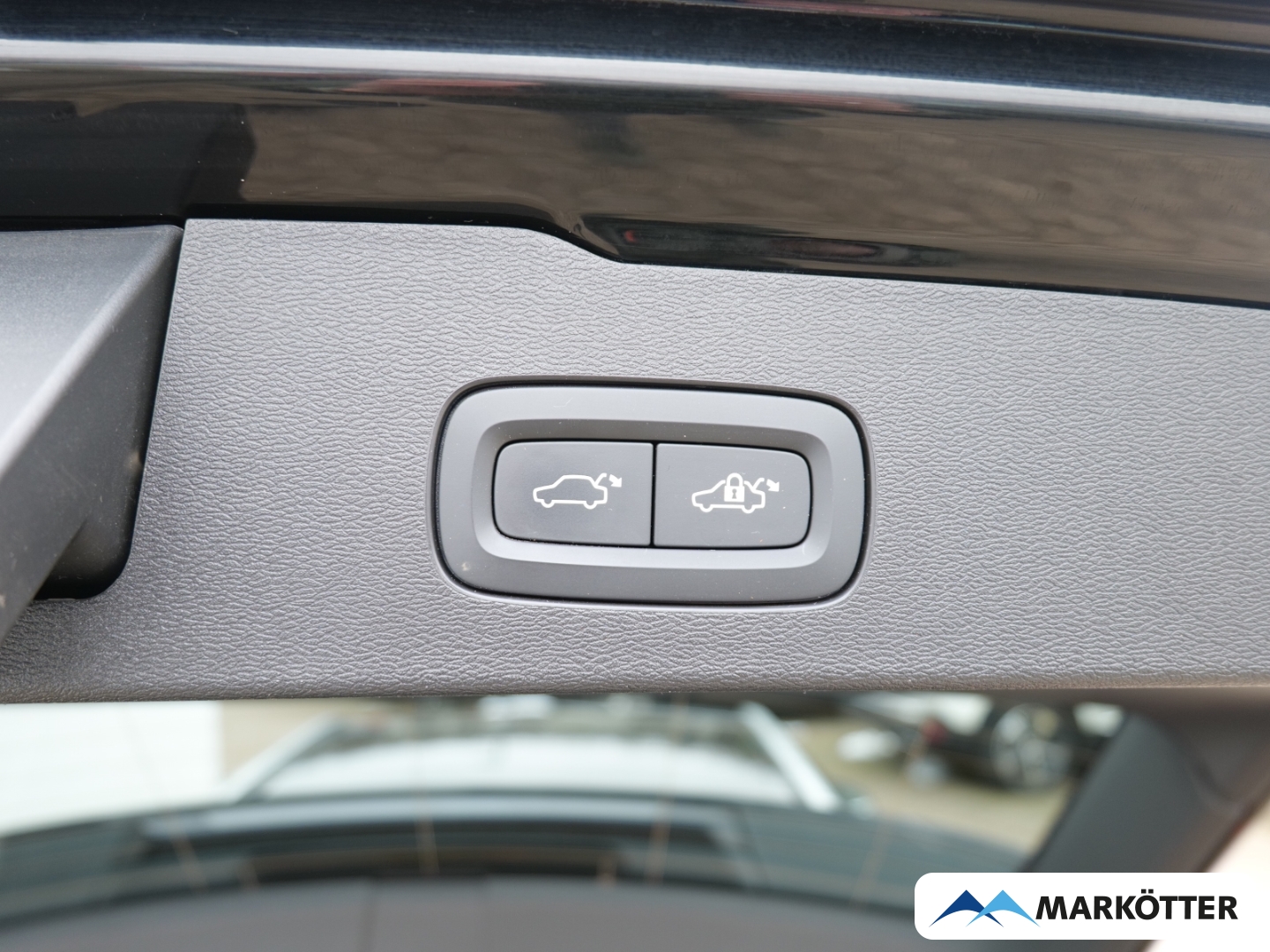 Fahrzeugabbildung Volvo V60 T6 AWD Recharge Core STHZ/AHK/CAM/Google