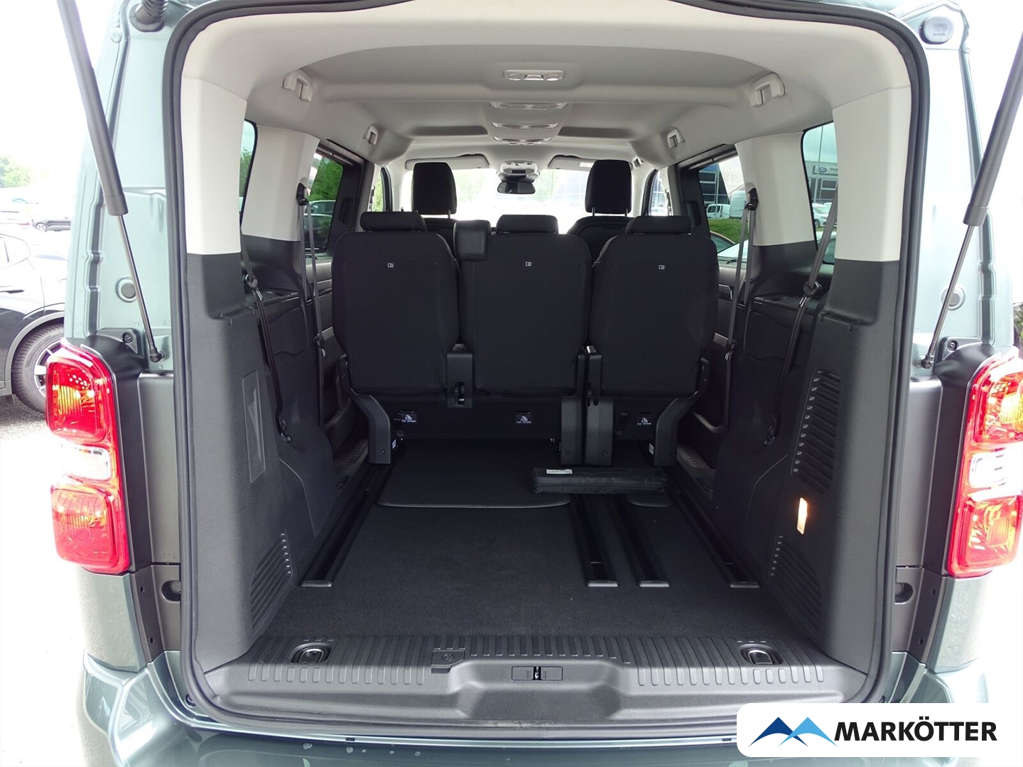 Fahrzeugabbildung Peugeot Traveller Active L2 5-Sitzer, Lenkradheizung, Digitales Cockpit